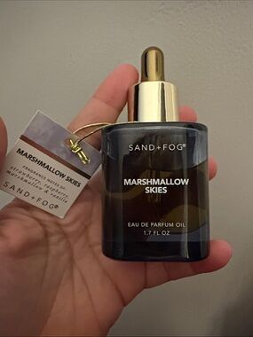 Sand + Fog Marshmallow Skies Eau de Parfum Oil - Black